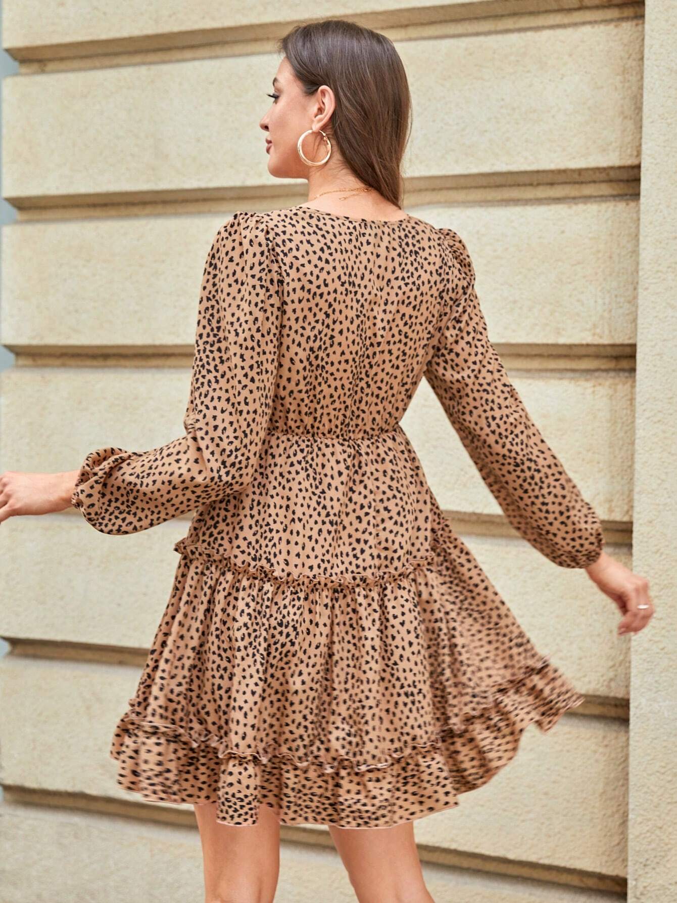 “Mom & Me Leopard Bow Dress – V-Neck, Long Sleeve, Ruffle Hem & High Waist”